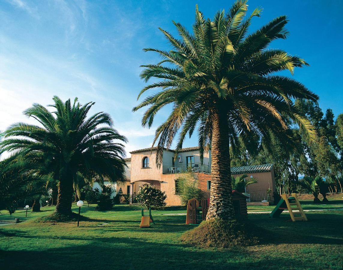 Aparthotel Baia Delle Palme Beach Santa Margherita di Pula Exterior foto